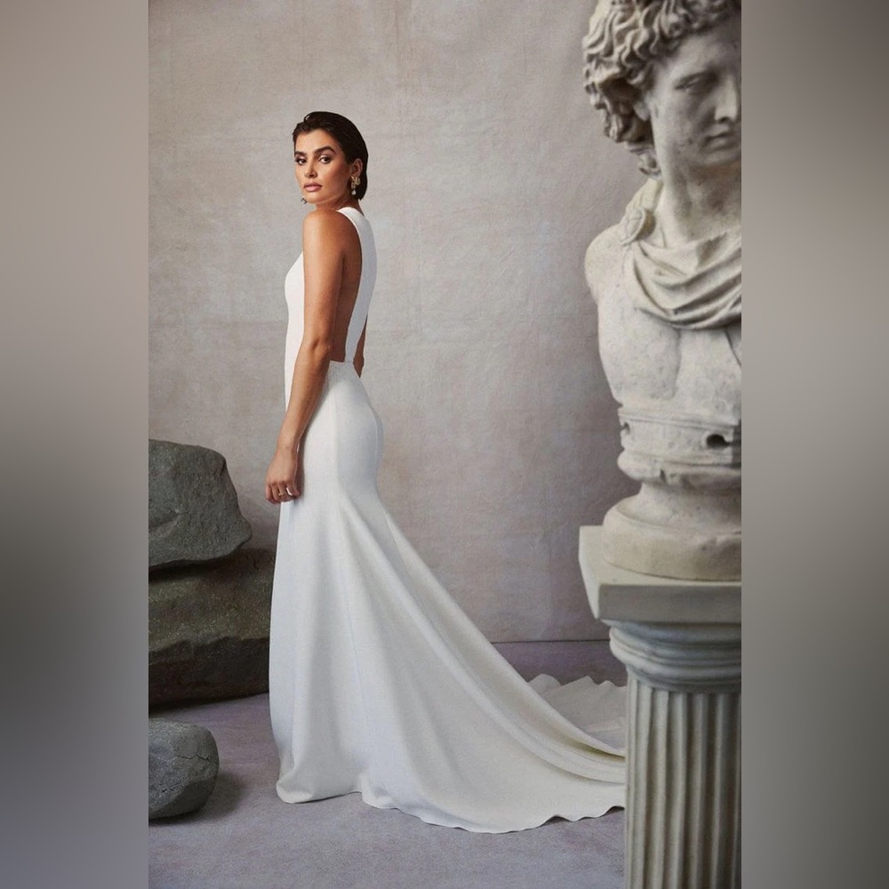 Sarah Seven Cassiopeia Wedding Dress - Size 2/4, no body alterations! - Picture 2 of 10